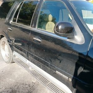 1999 Black Lincoln navigator